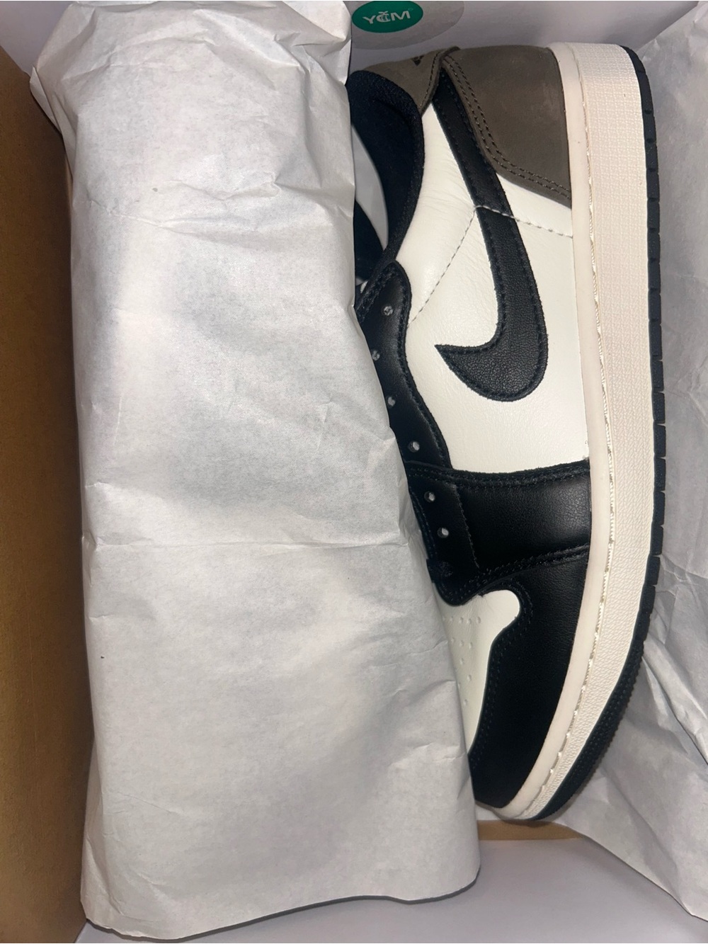 Air Jordan 1 Low Mocha Size 9.5 DS